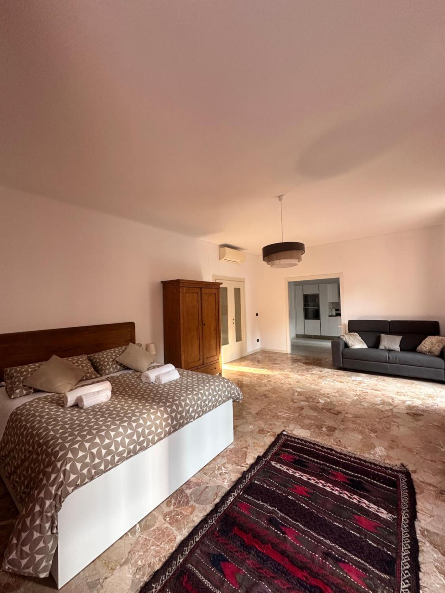 Catullo 12 Hotel เวโรนา ภายนอก รูปภาพ